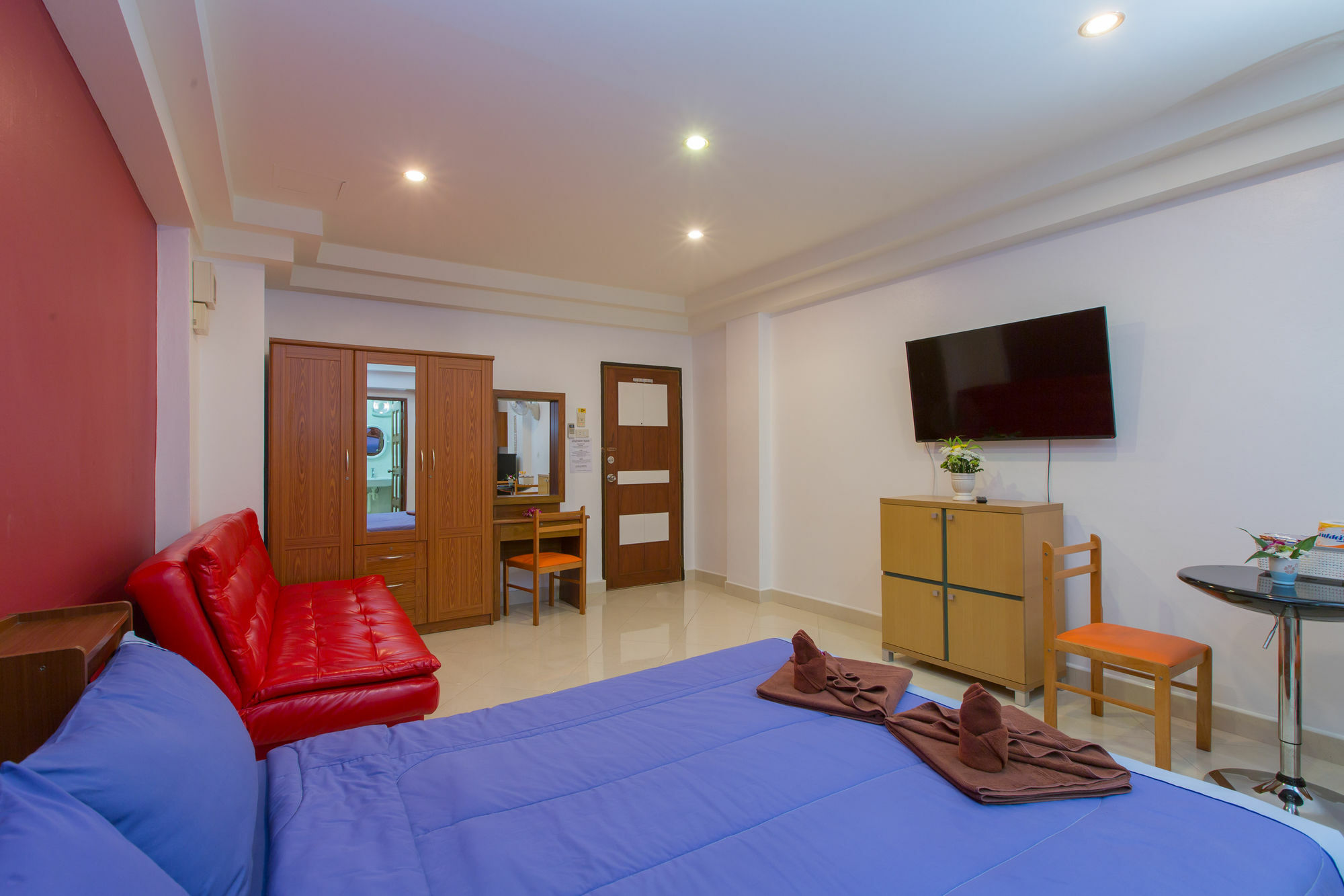 Patong Studio Apartments And Dormitory Εξωτερικό φωτογραφία
